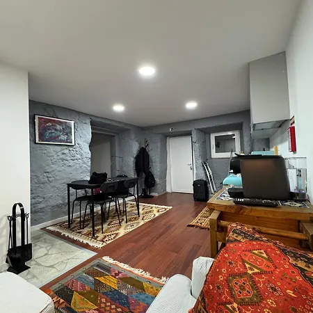 Casa Do Apeadeiro * וילה פוקה דה אגיאר