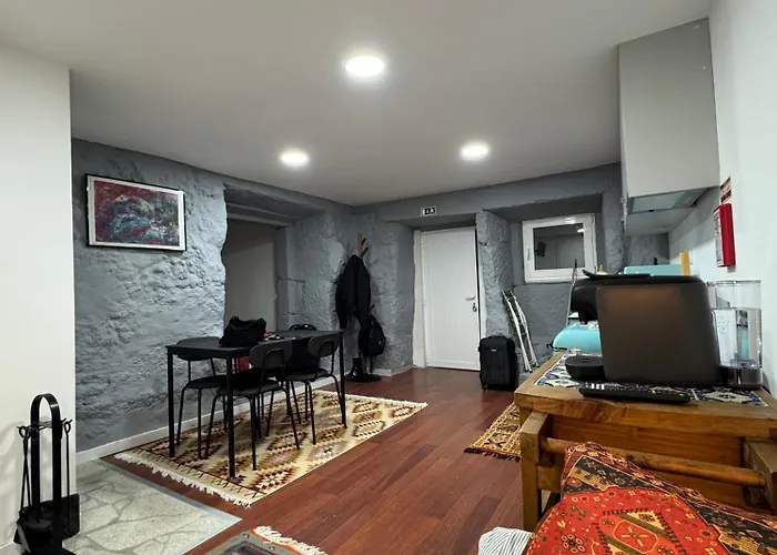 Casa Do Apeadeiro * וילה פוקה דה אגיאר